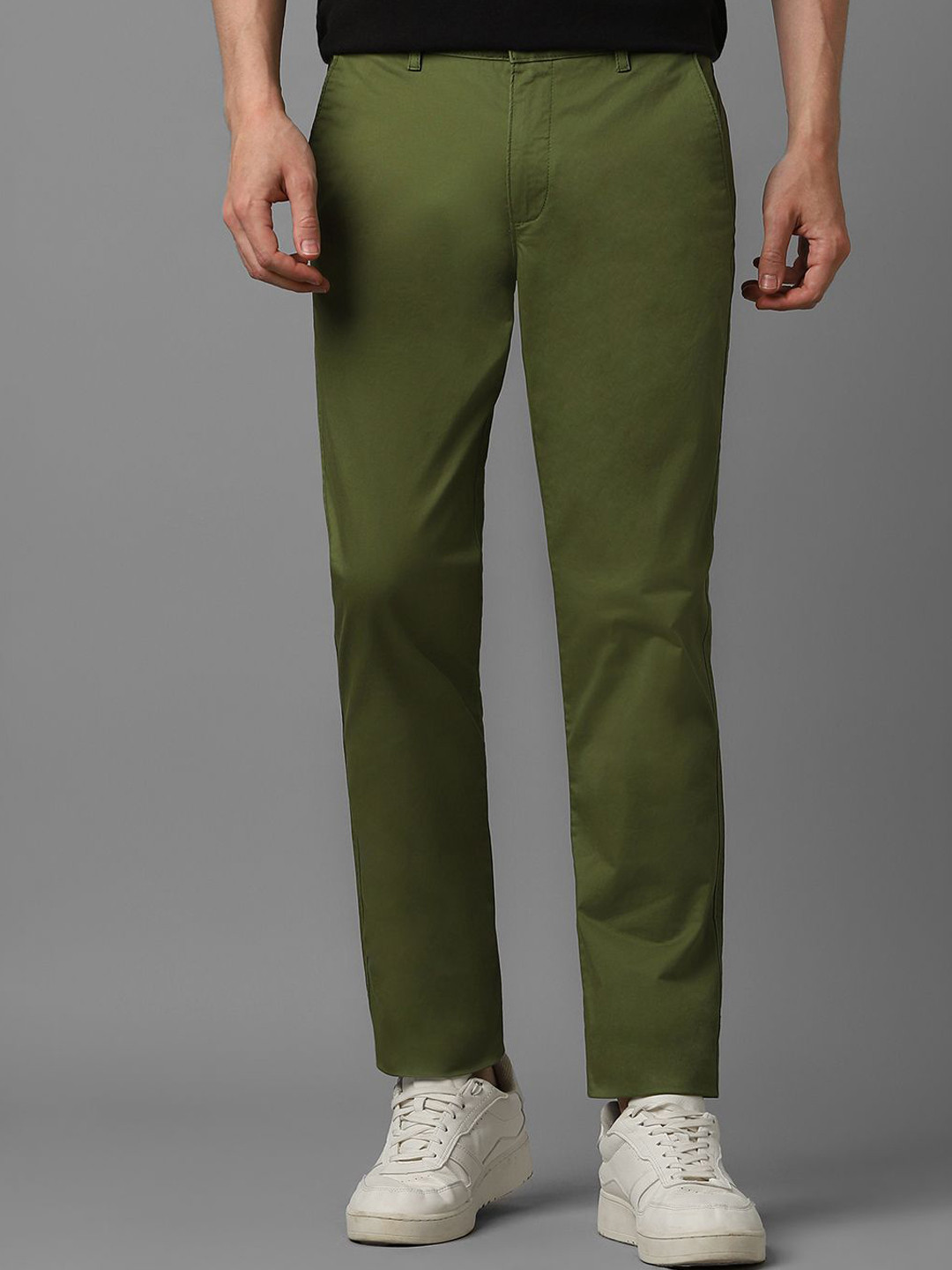 

Louis Philippe Sport Men Solid Slim Fit Trousers, Olive