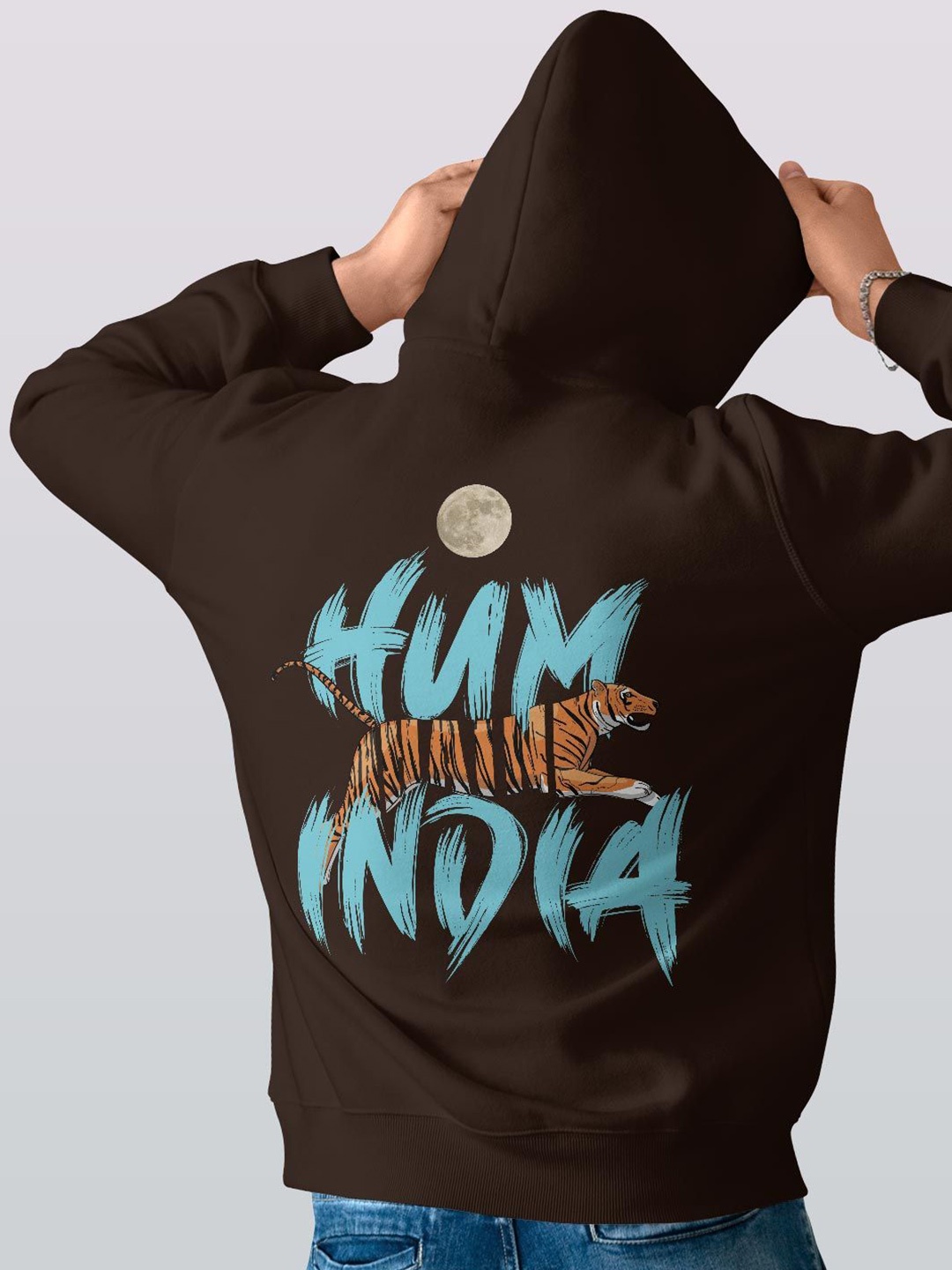 

macmerise Men Printed Hooded Sweatshirt, Brown