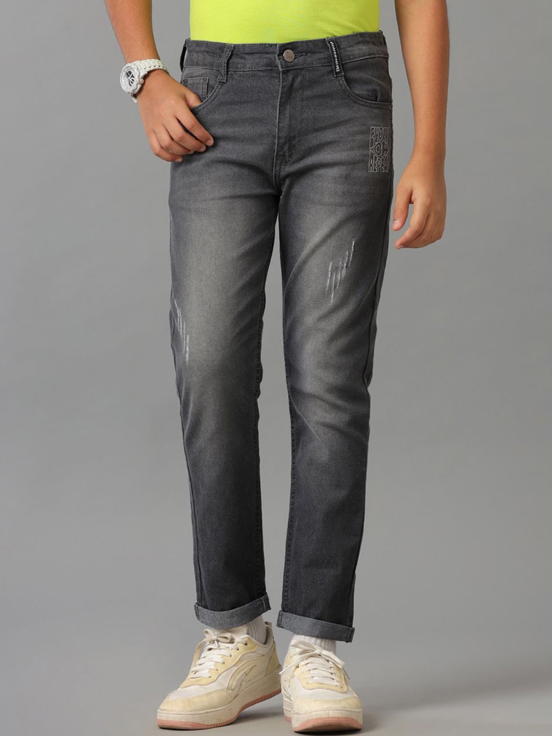 

UNDER FOURTEEN ONLY Boys Mid-Rise Slim Fit Mildly Distressed Light Fade Jeans, Grey