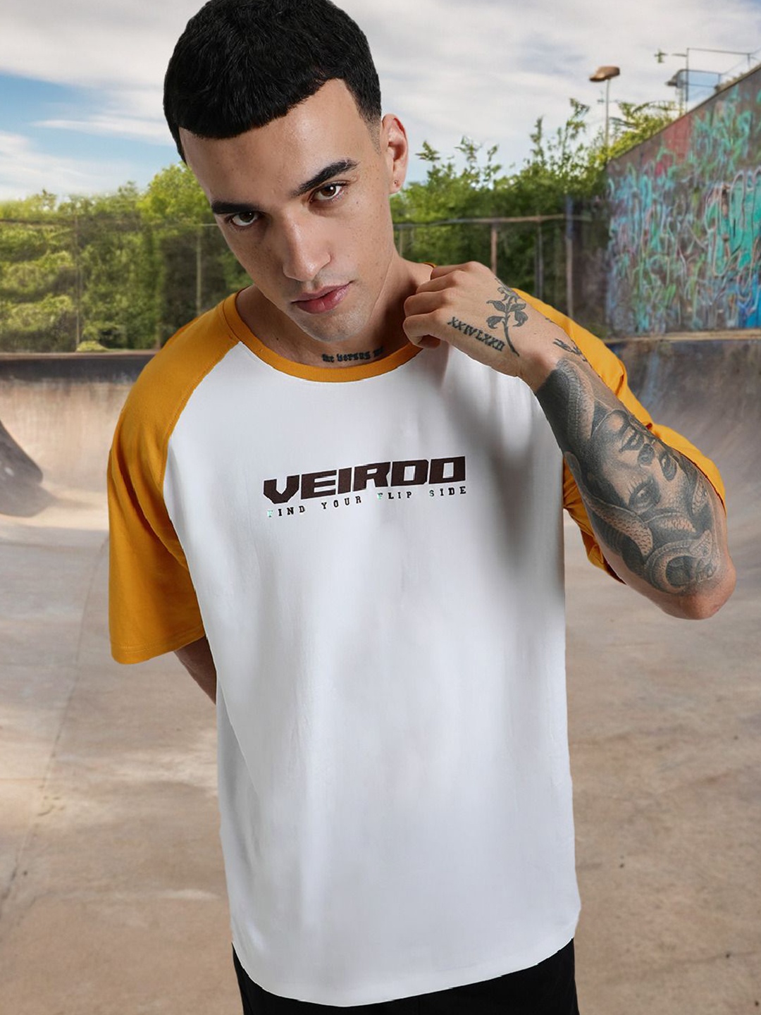 

VEIRDO Men Typography Printed Raglan Sleeves Oversized Pure Cotton T-shirt, White