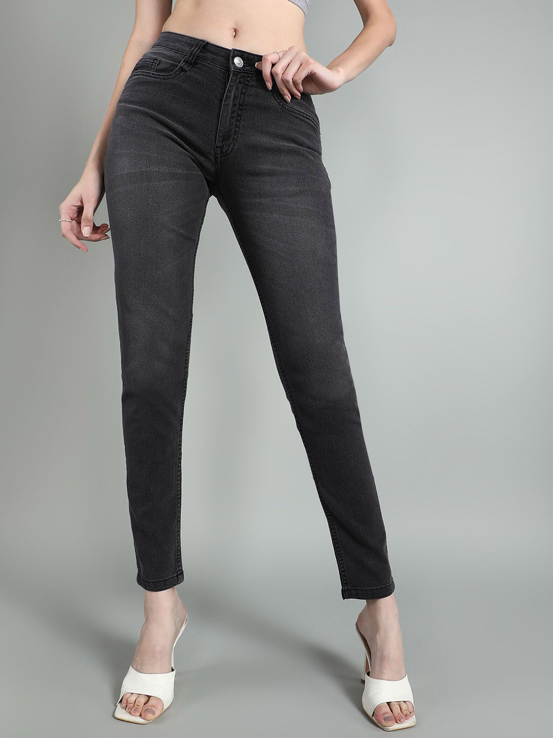 

The Roadster Lifestyle Co Women Skinny Fit Mid Rise Stretchable Jeans, Black