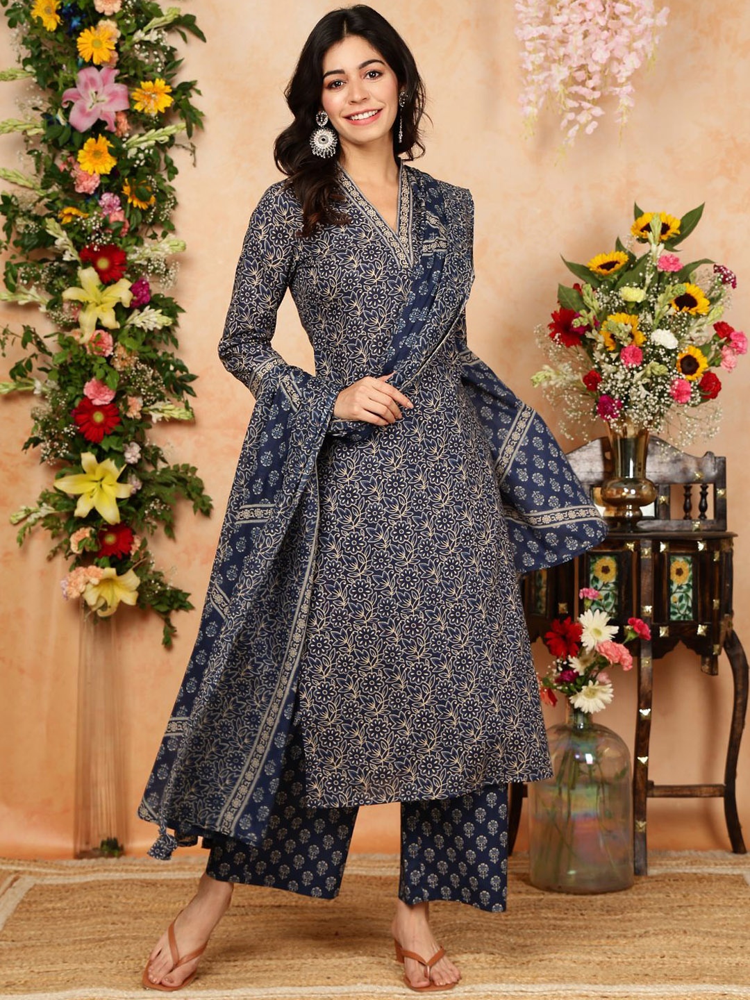 

KIMAYRA Floral Printed Pure Cotton Straight Kurta with Palazzos & Dupatta, Navy blue