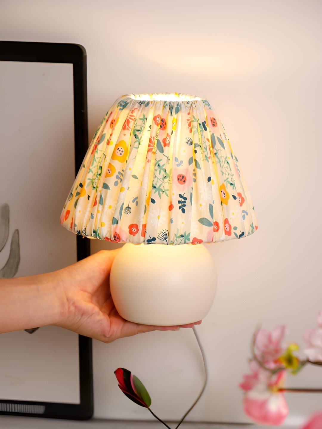 

UMAI Off White & Pink Printed Ceramic Frustum Shaped Table Lamp