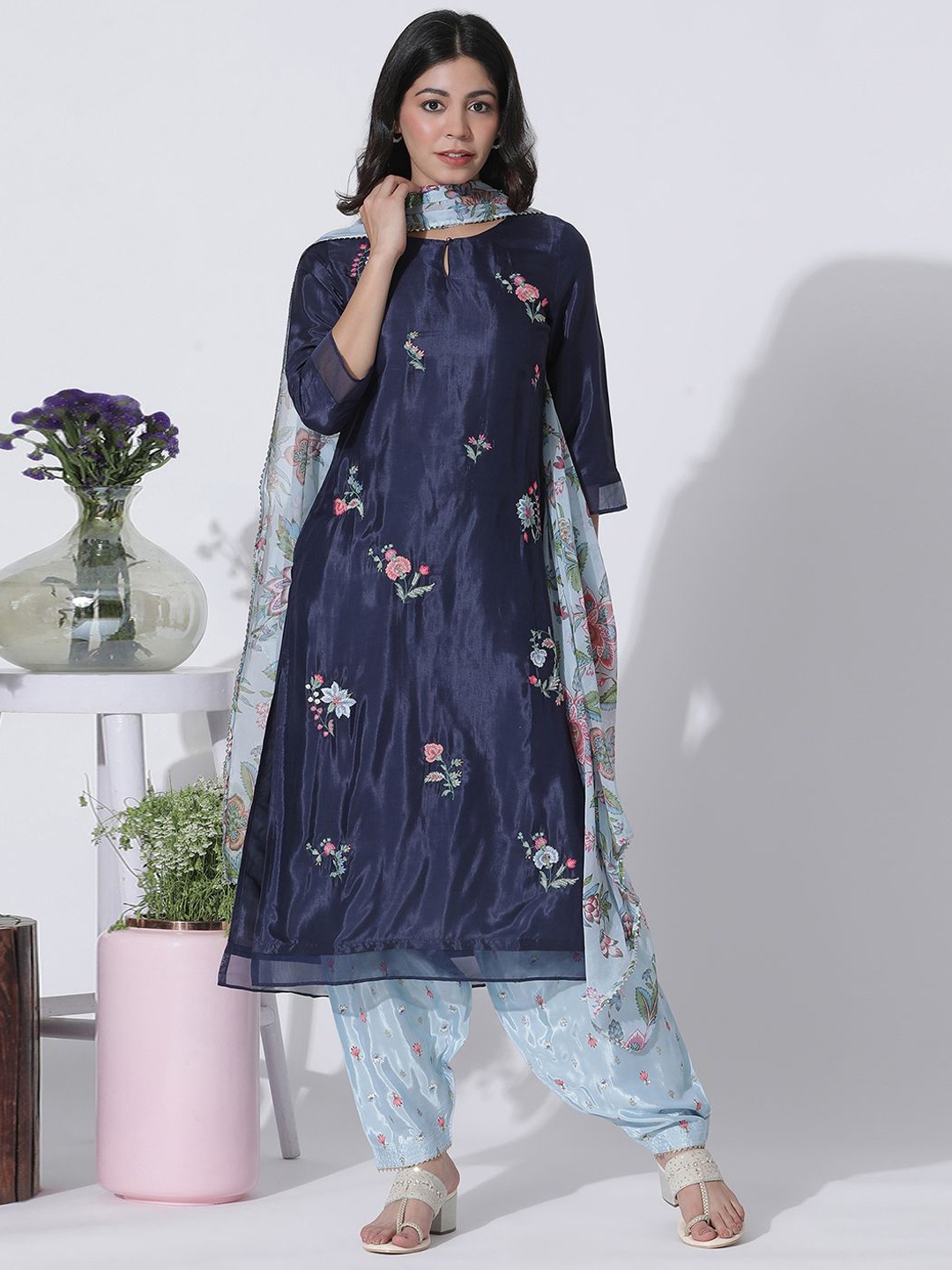 

W Navy Blue Floral Embroidered Thread Work Keyhole Neck Kurta With Salwar & Dupatta