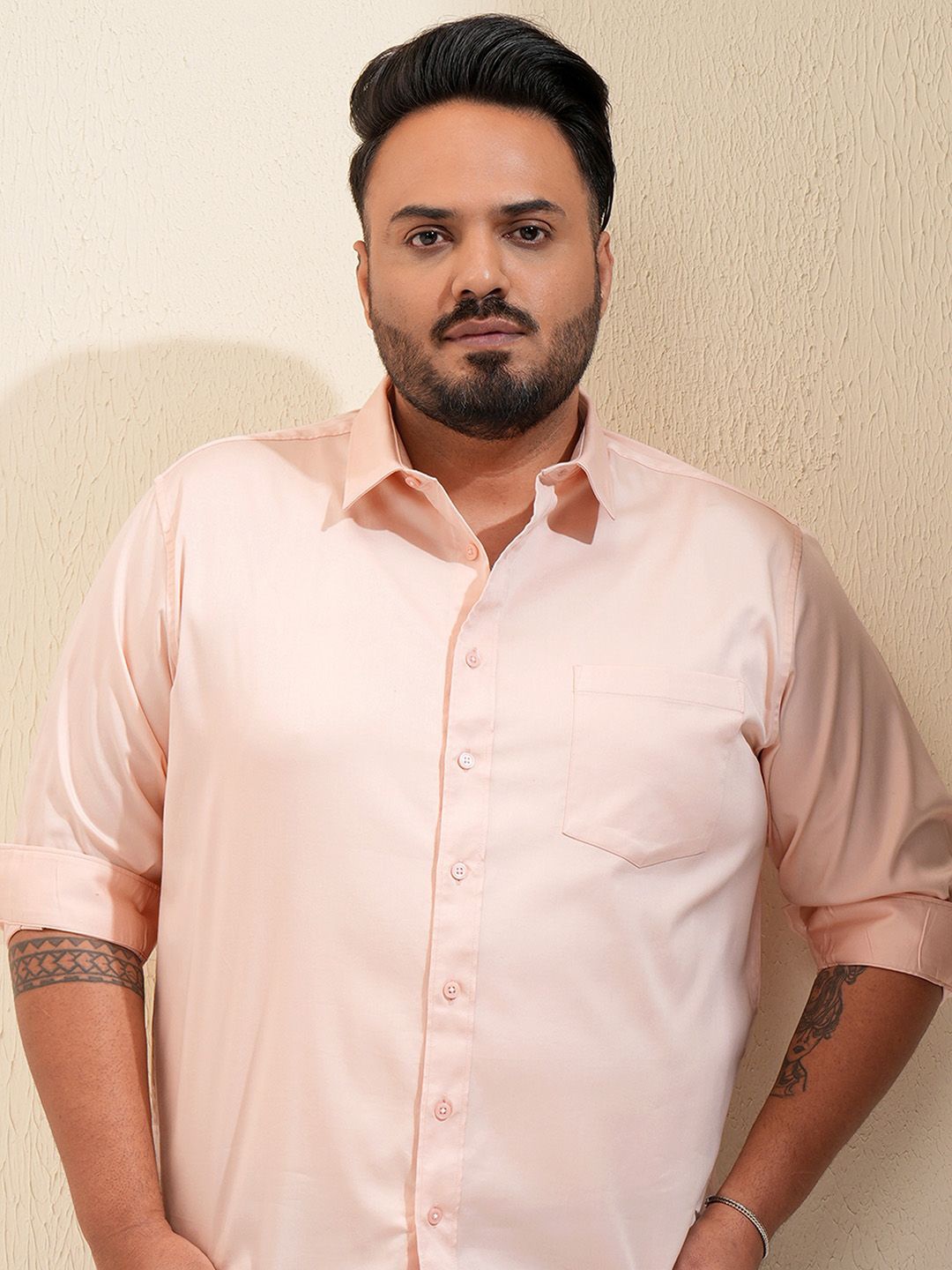 

HIGHLANDER Men Spread Collar Solid Casual Shirt, Peach