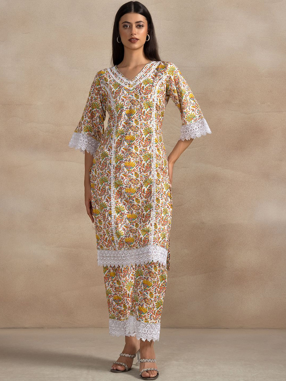 

Rang by Indya Floral Printed Pure Cotton Kurta & Trousers, White