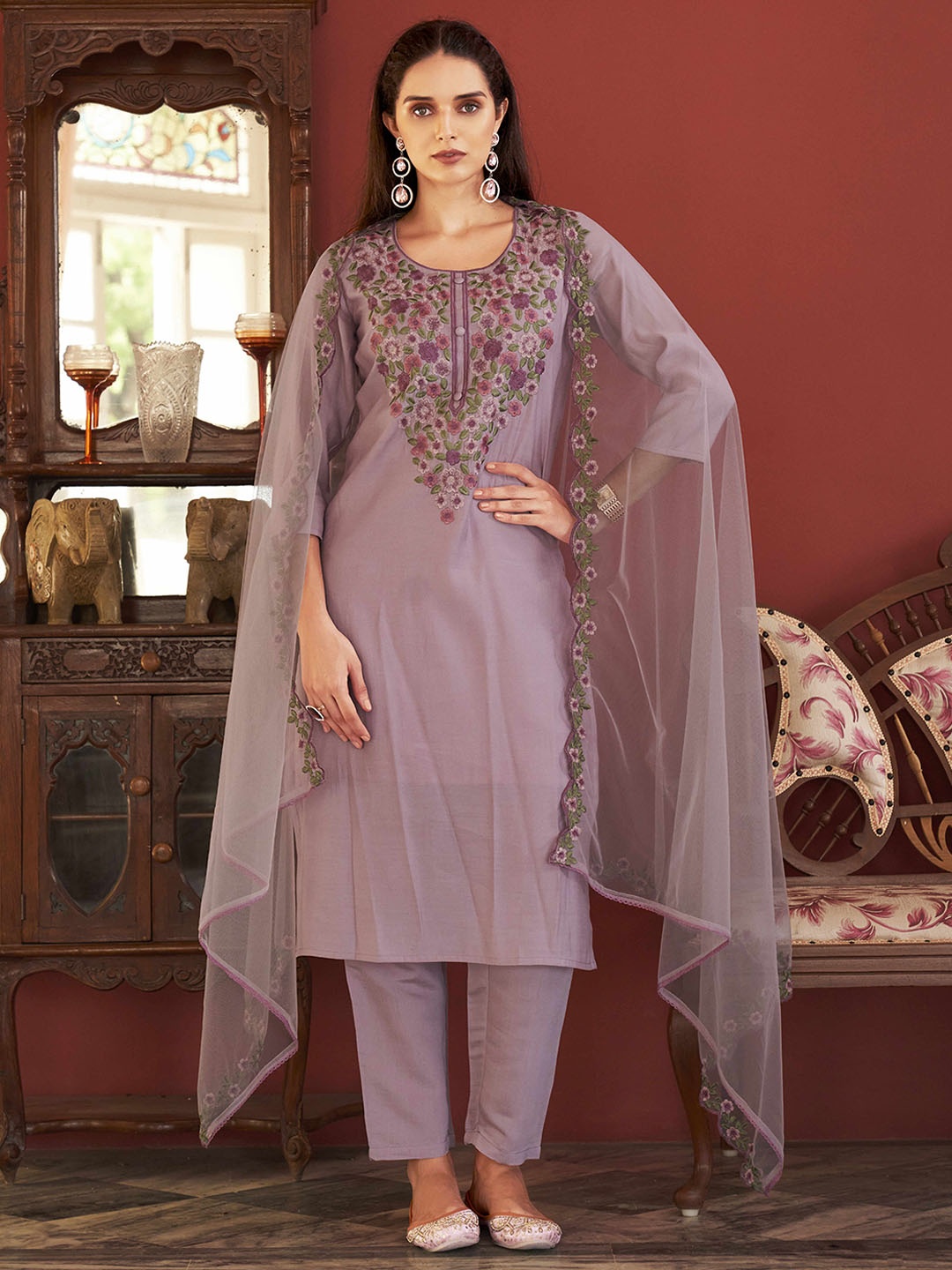 

Tikhi Imli Floral Embroidered Straight Kurta With Trousers & Dupatta, Mauve