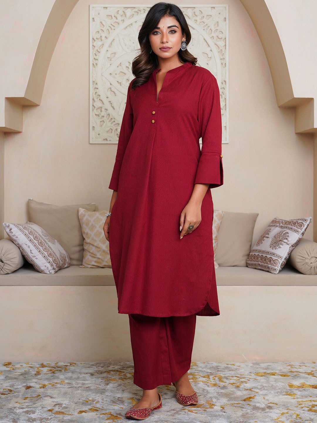 

JAIPURIBANNO Thread Work Straight Pure Cotton Straight Kurta with Trousers, Maroon