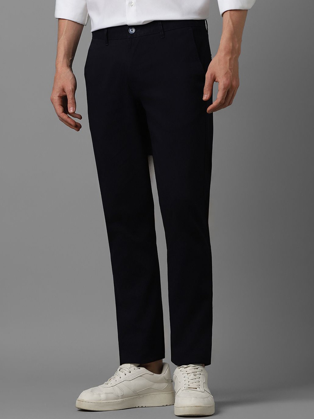 

Louis Philippe Sport Men Slim Fit Mid-Rise Flat Front Trousers, Black