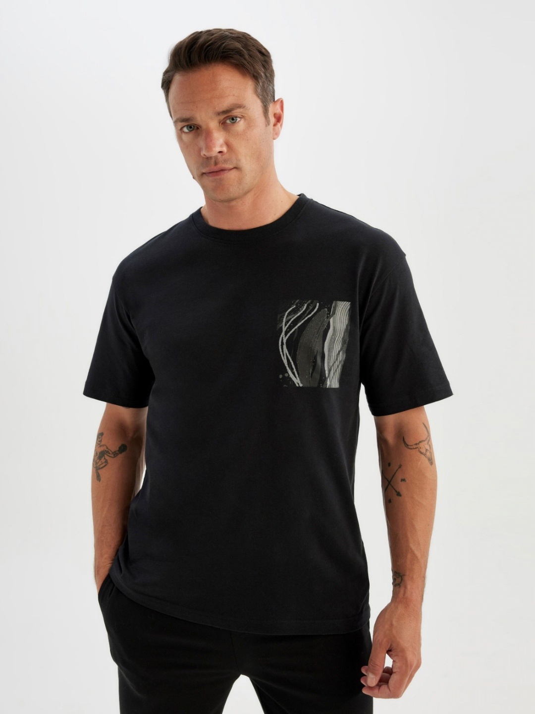 

DeFacto Men Pockets T-shirt, Na