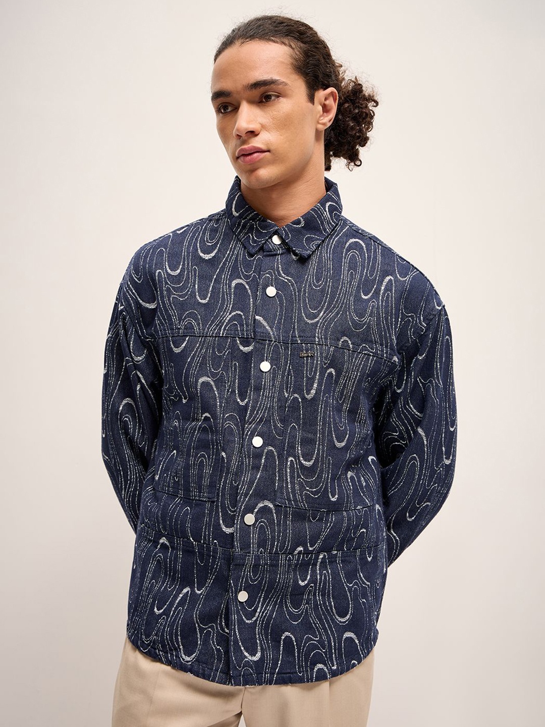 

THE BEAR HOUSE Men Abstract Printed Spread Collar Jacket, Blue