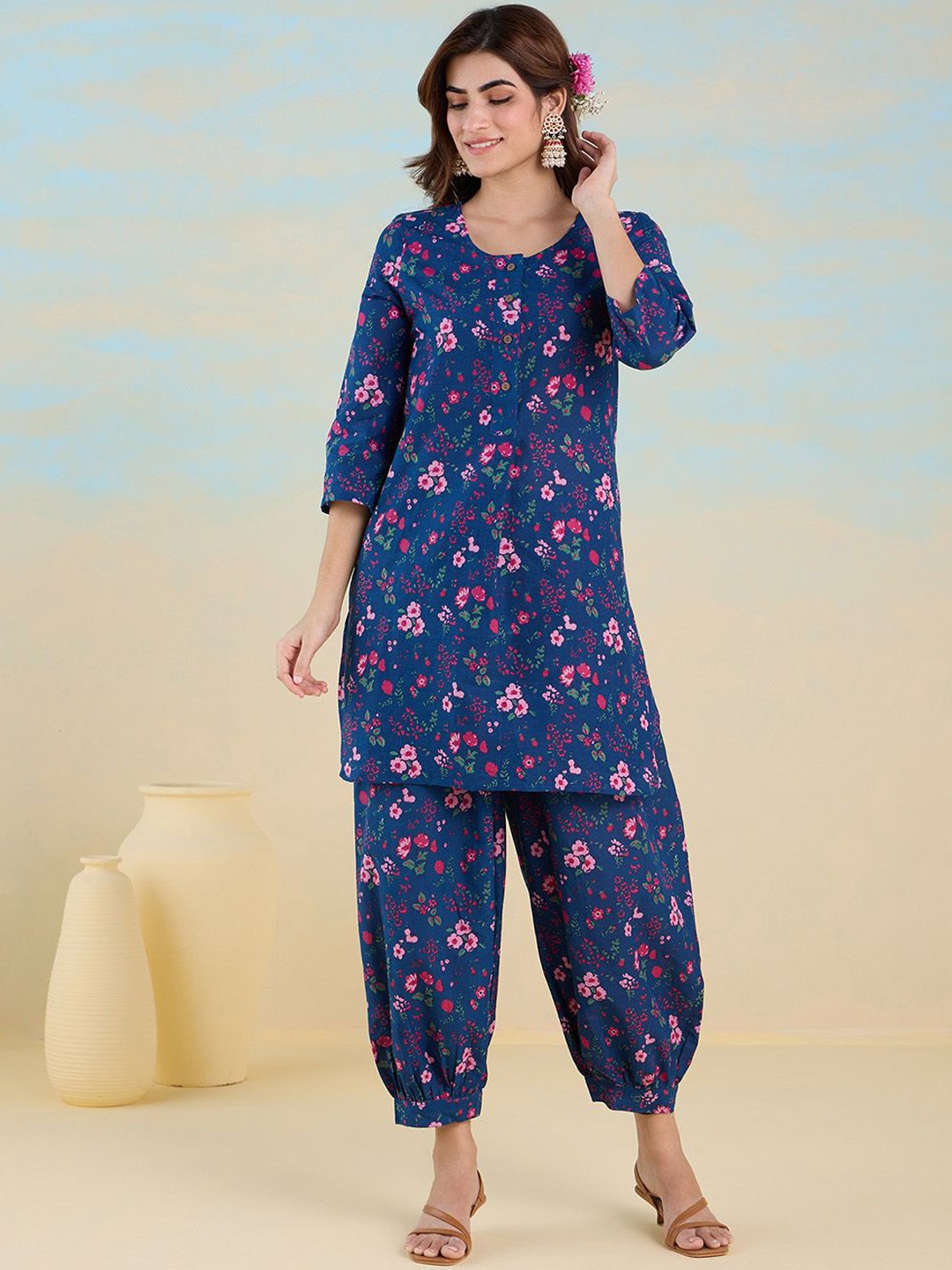

Likha Floral Printed Straight Kurta with Salwar, Blue