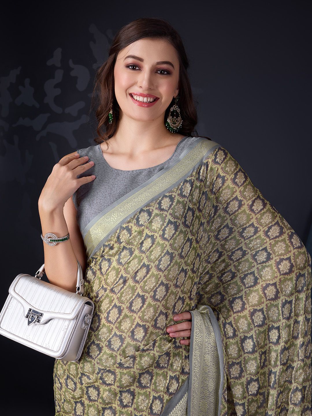 

Mitera Ethnic Motifs Zari Saree, Green