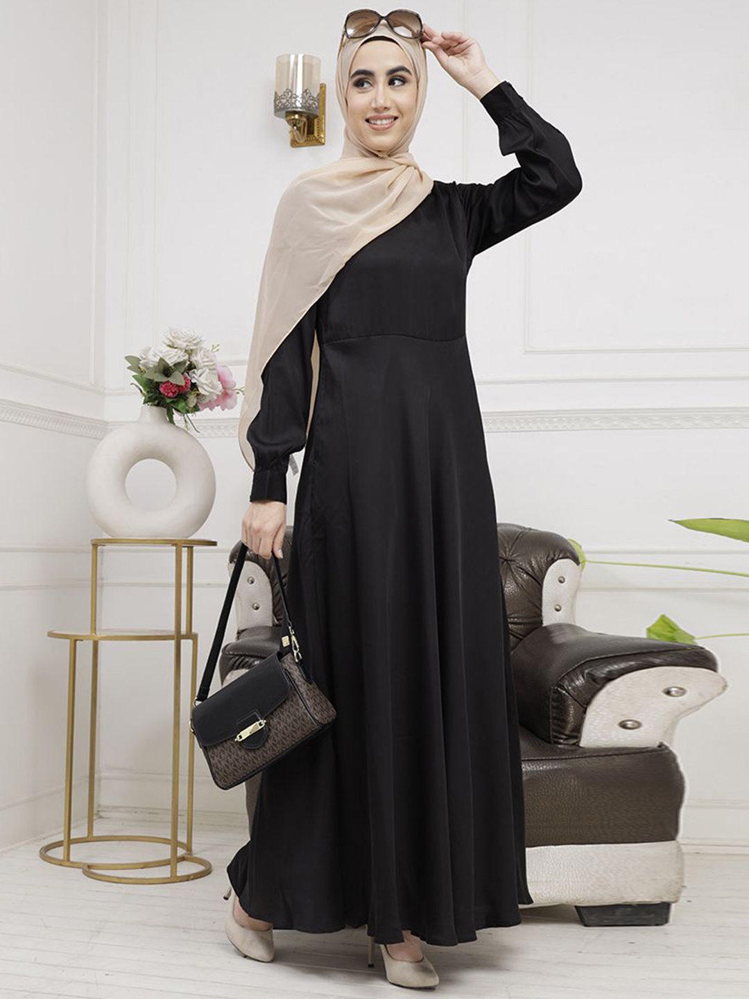 

IDH London Flared Burqa With Scarf, Black