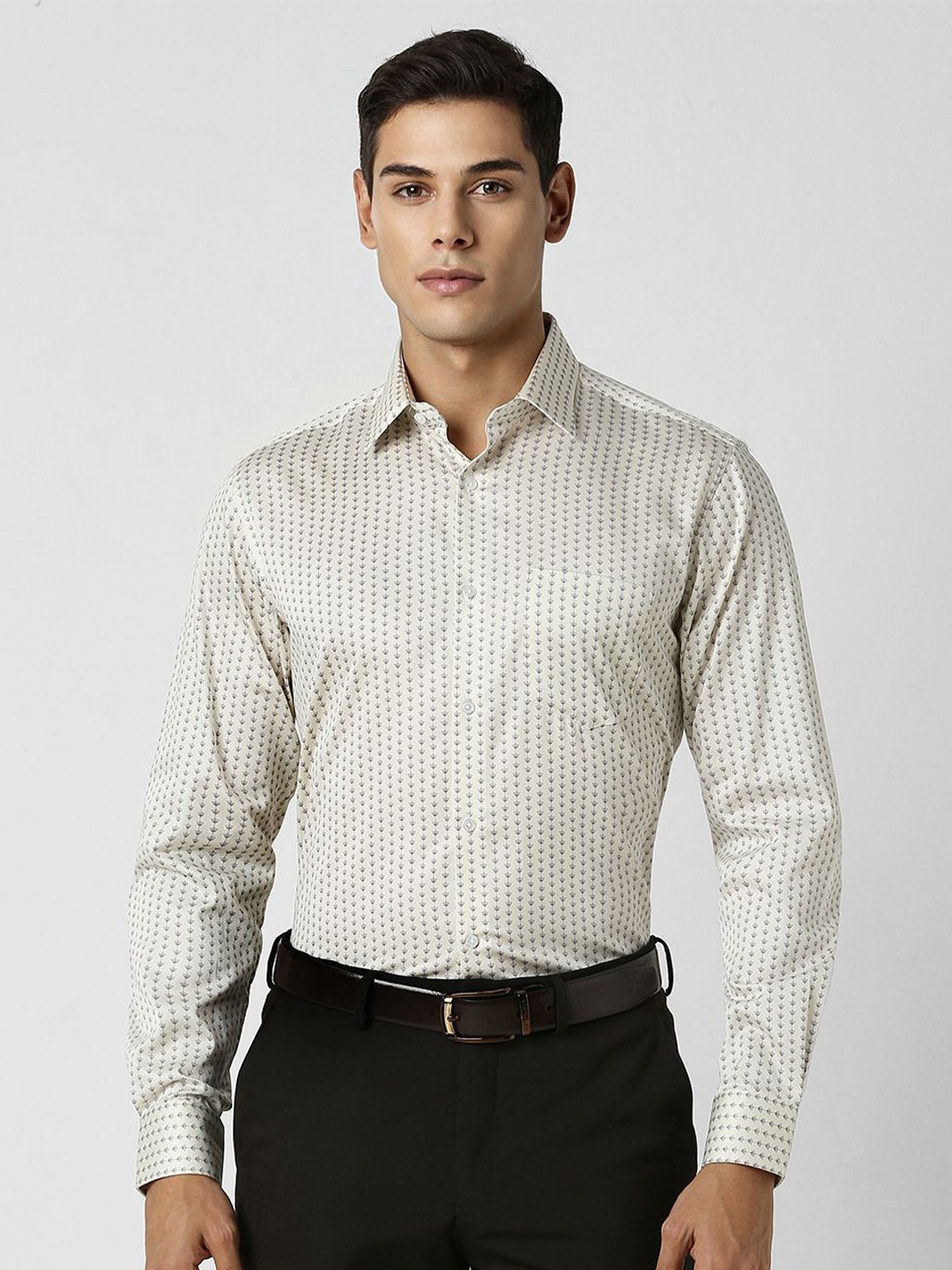 

Van Heusen Men Spread Collar Floral Printed Cotton Party Shirt, Cream