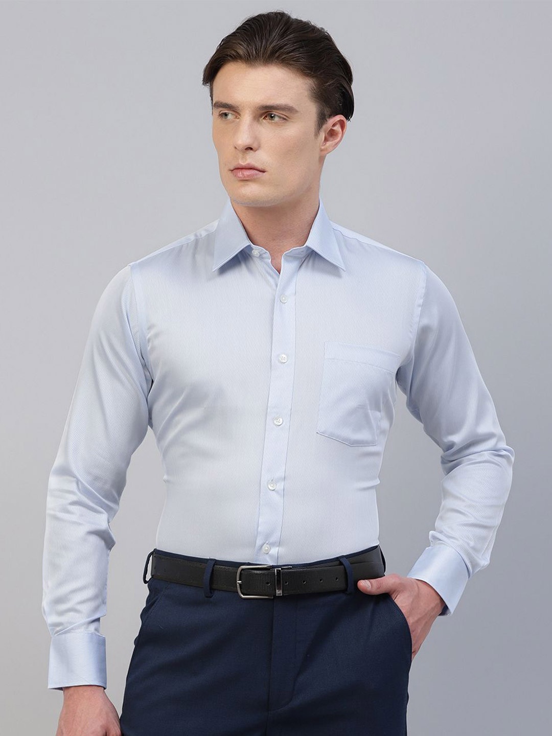 

Givo Men Smart Spread Collar Solid Cotton Formal Shirt, Blue