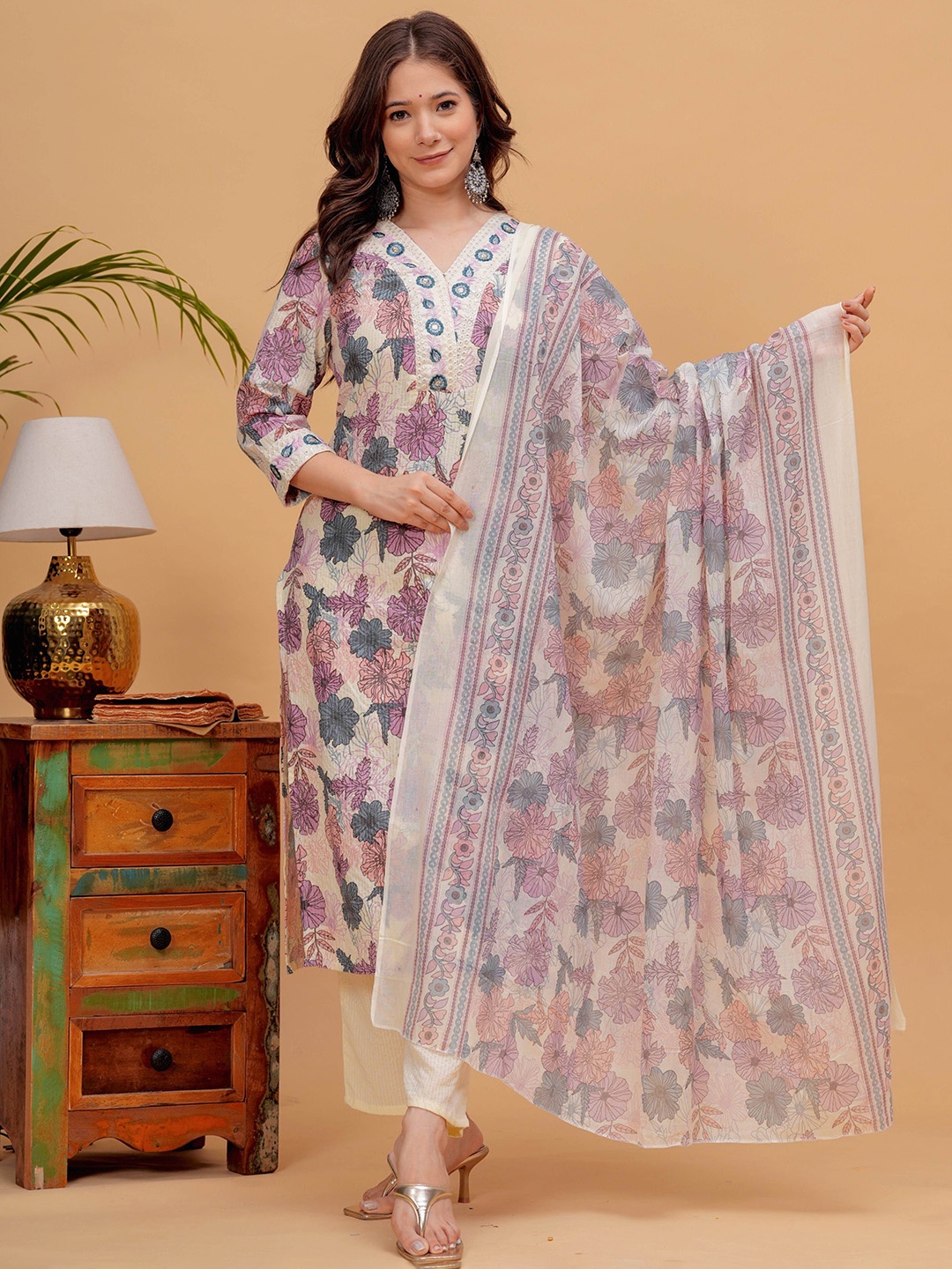 

DORIYA Women Floral Printed Regular Kurta with Trousers & With Dupatta, Purple