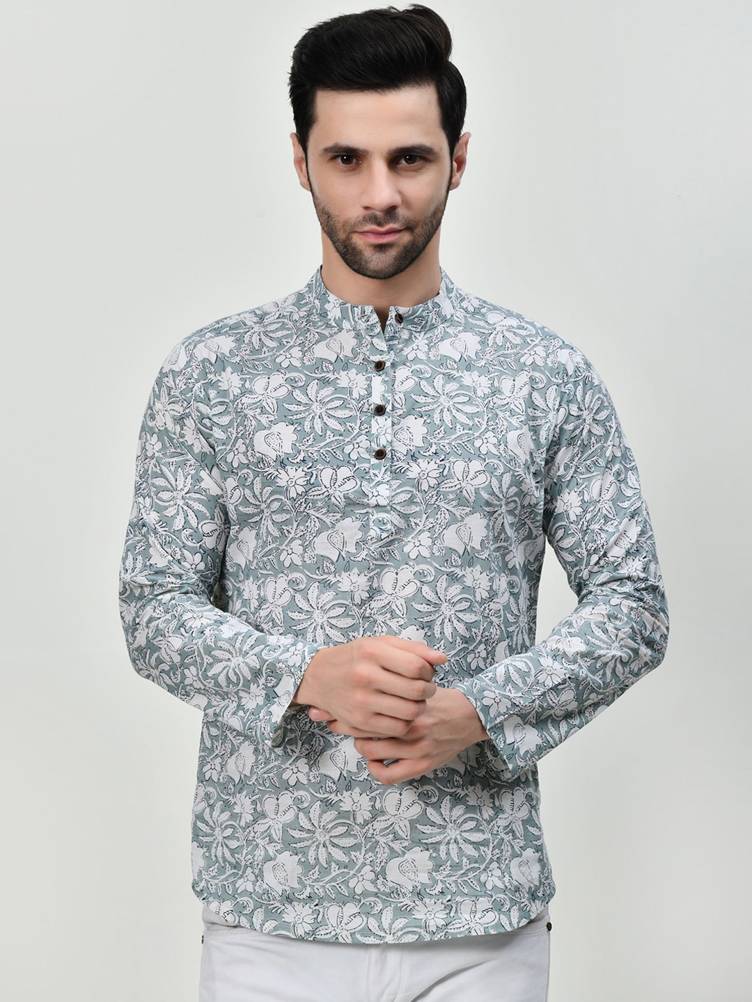 

BAESD Floral Printed Mandarin Collar Pure Cotton Short Kurta, Grey