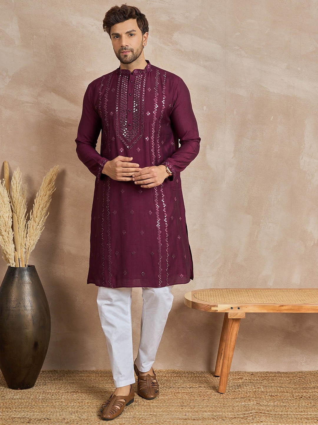 

Anouk Floral Embroidered Mandarin Collar Mirror Work Straight Kurta, Magenta