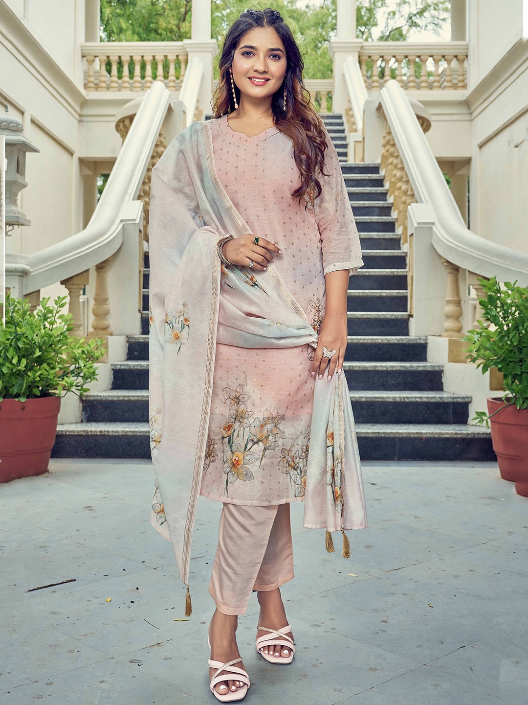 

TWINS LADY Floral Printed Regular Patchwork Straight Kurta with Trousers & With Dupatta, Peach