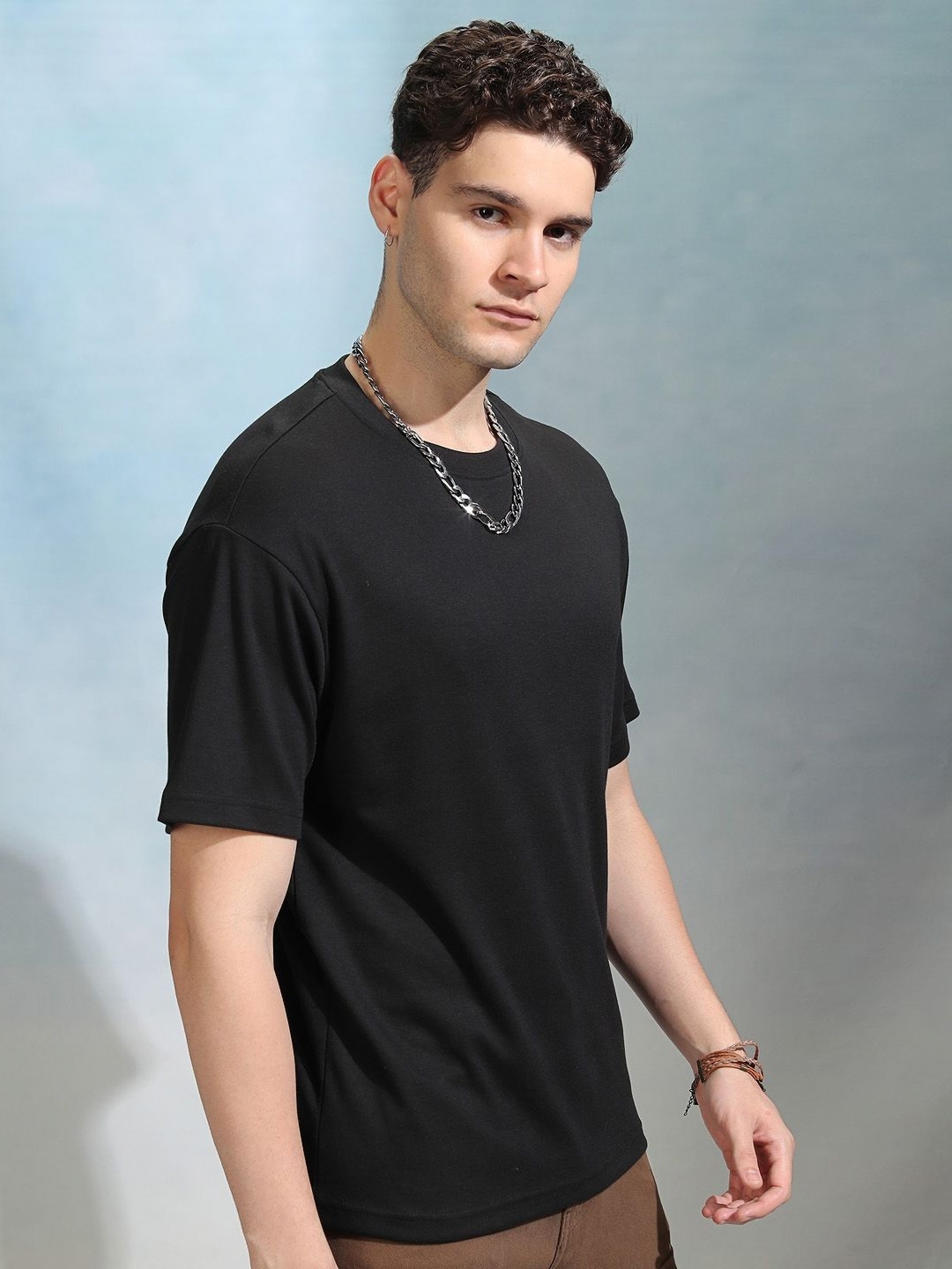 

HIGHLANDER Men Solid Round Neck Cotton Relaxed Fit Sports T-Shirt, Black