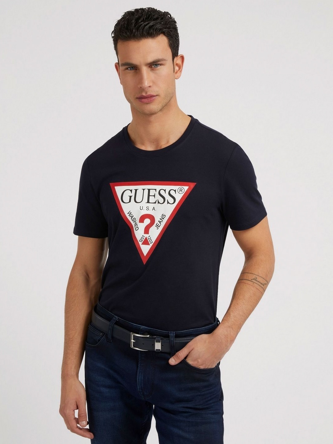 

GUESS Men Typography Printed T-shirt, Navy blue