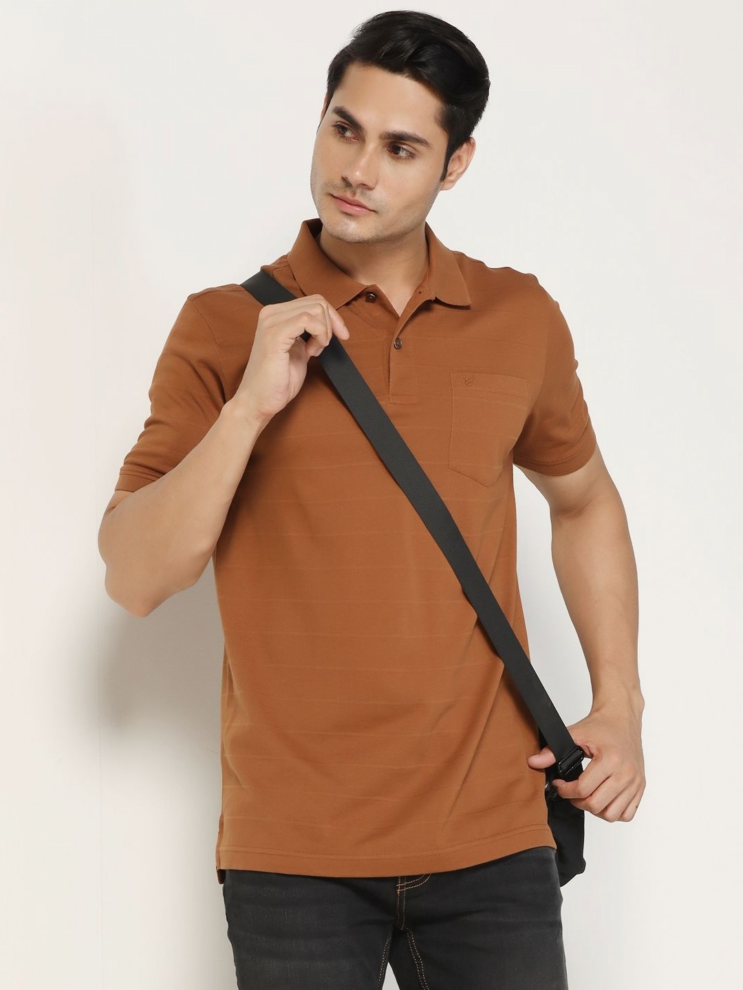 

Blackberrys Men V-Neck Cut Outs Slim Fit T-shirt, Brown