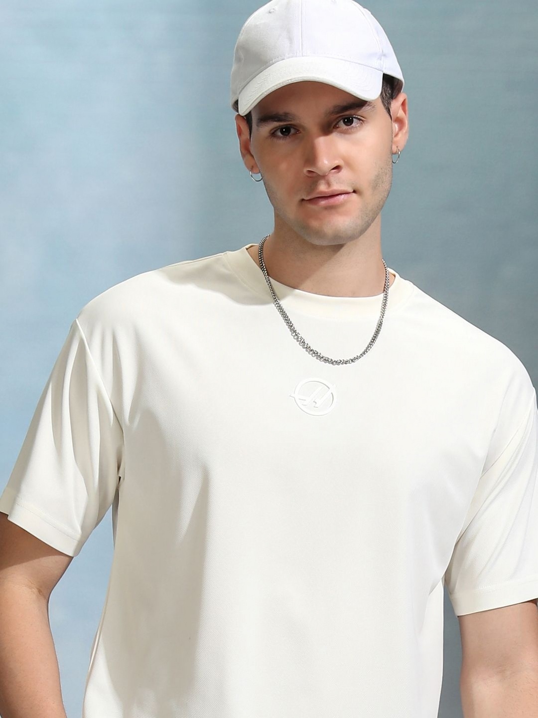 

HIGHLANDER Men Solid Round Neck Relaxed Fit Sports T-Shirt, Off white