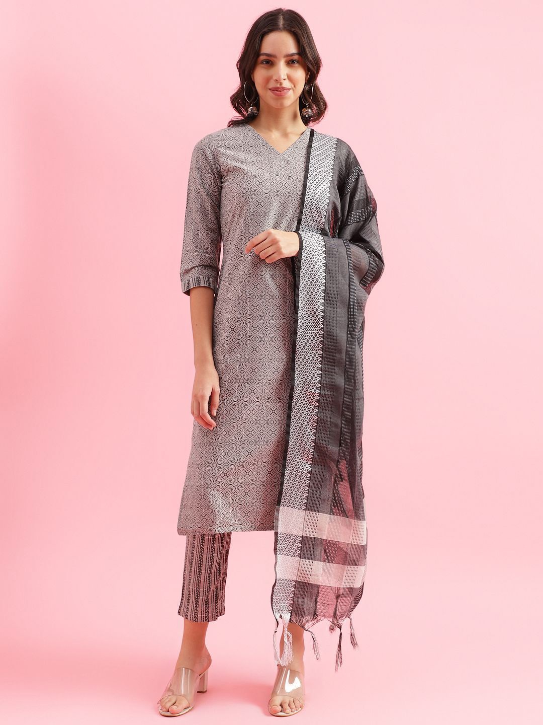 

Shaily Ethnic Motifs Printed Straight Kurta with Trousers & With Dupatta, Navy blue