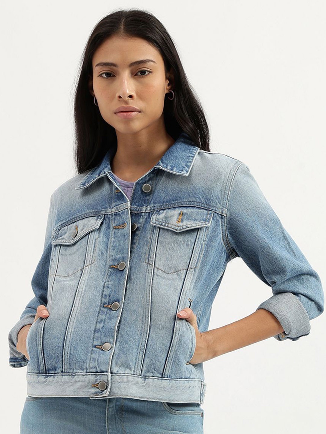 

United Colors of Benetton Women Washed Crop Denim Jacket with Patchwork, Blue