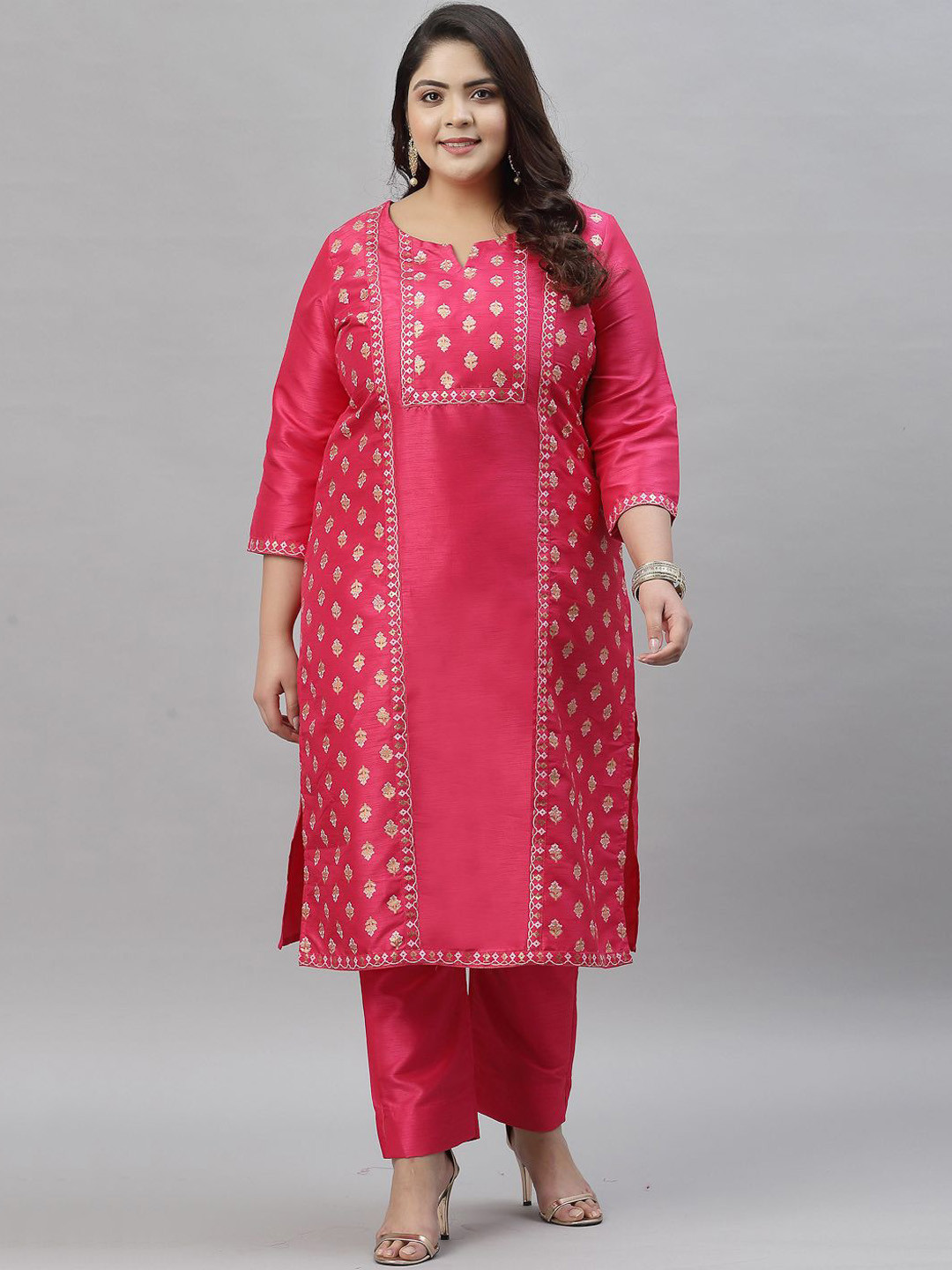 

Sztori Plus Size Notch Neck Floral Printed Regular Straight Kurta with Trousers, Pink