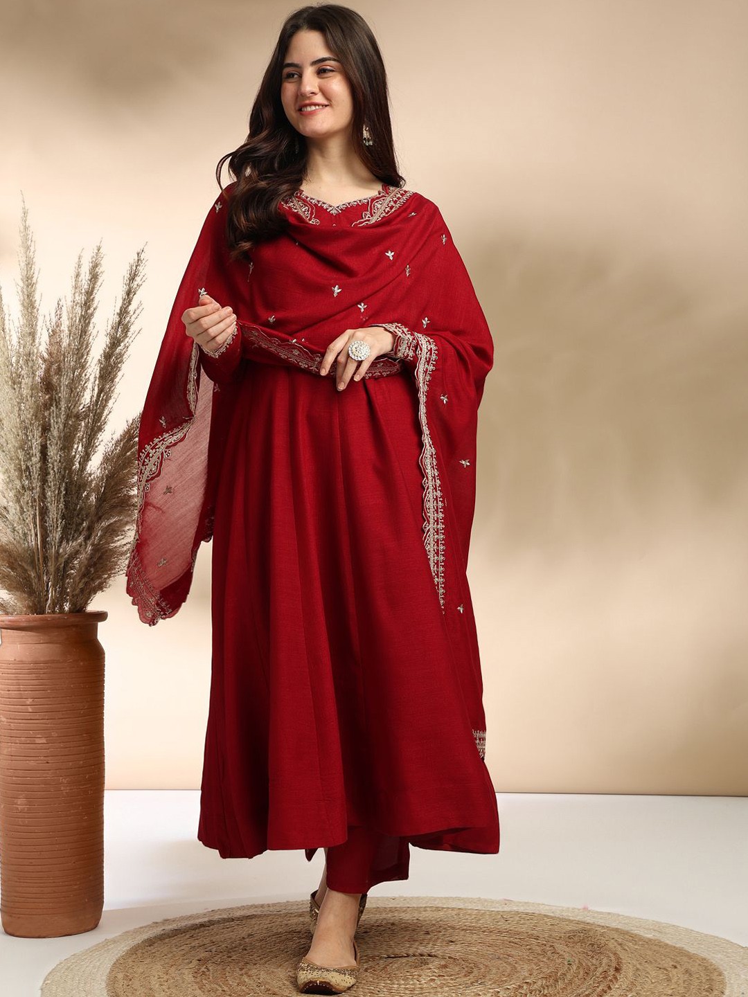 

J Turritopsis Floral Embroidered Sequinned Pure Silk Straight Kurta Trousers & Dupatta, Maroon