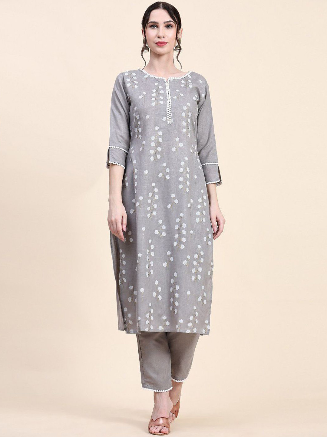 

Siya Fashion Floral Printed Straight Kurta With Palazzo, Grey
