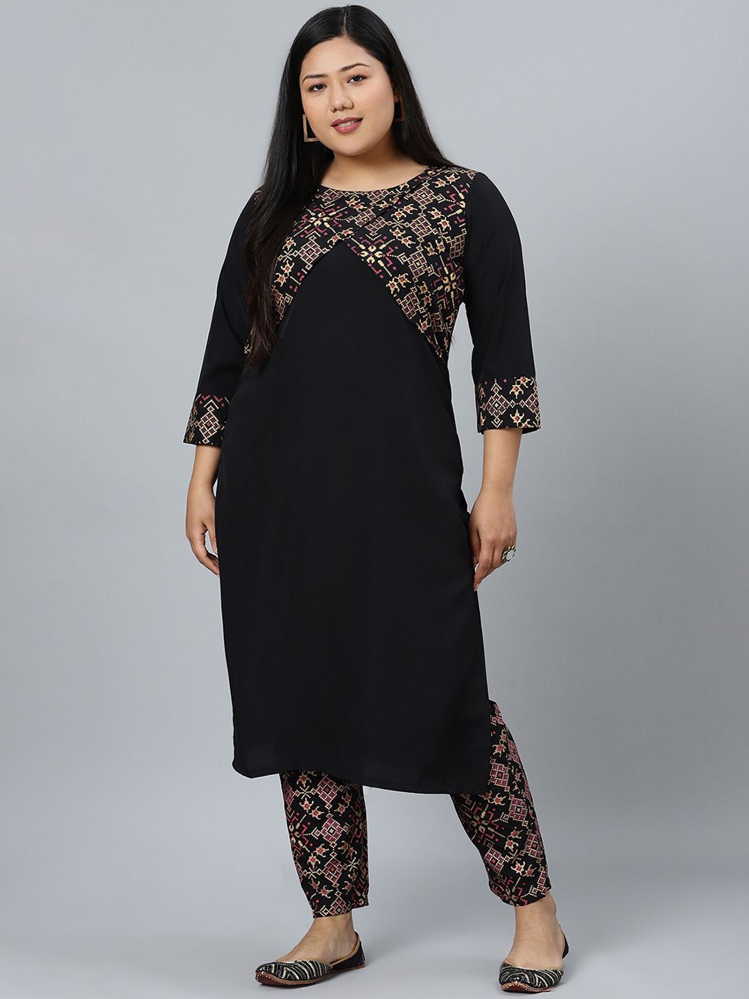 

Sztori Plus Size Geometric Printed Straight Kurta With Trouser, Black