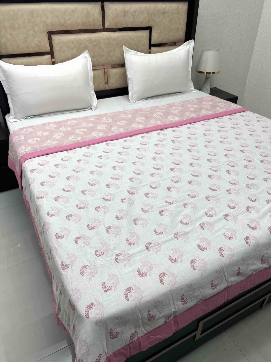 

Pure Decor Pink & White Floral Printed Pure Cotton AC Room 233 GSM Double Bed Dohar