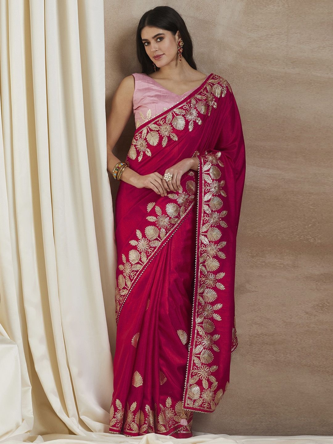 

Saree mall Embroidered Zari Floral Saree, Pink