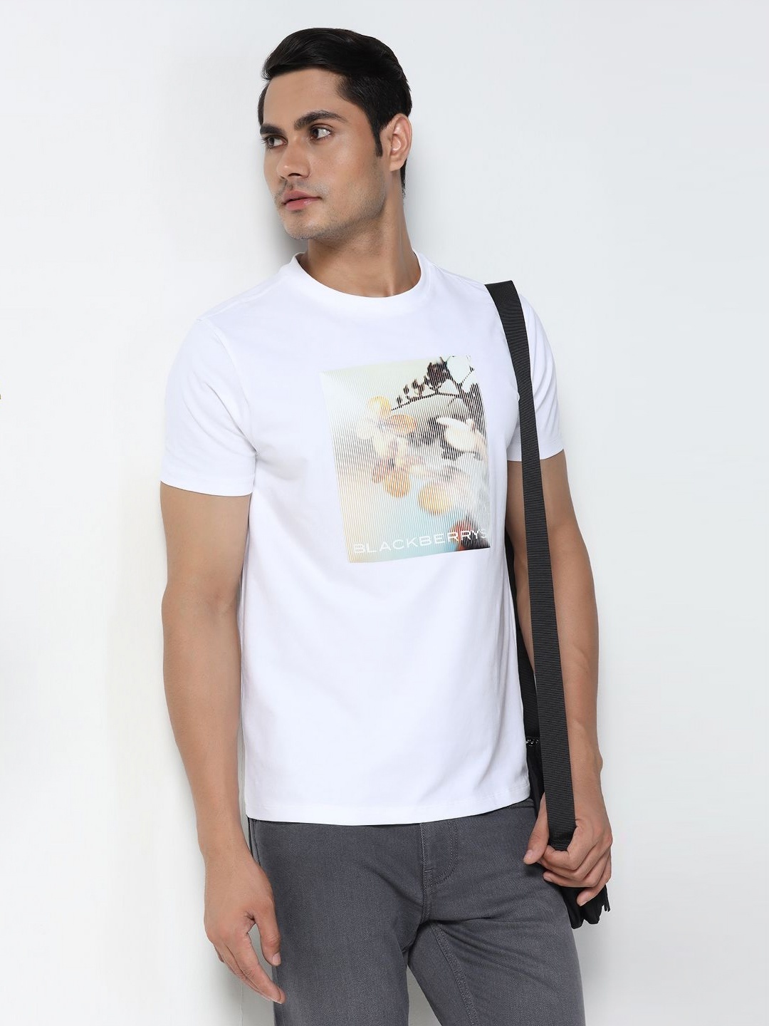 

Blackberrys Men Floral Printed Round Neck Cotton Slim Fit T-shirt, White