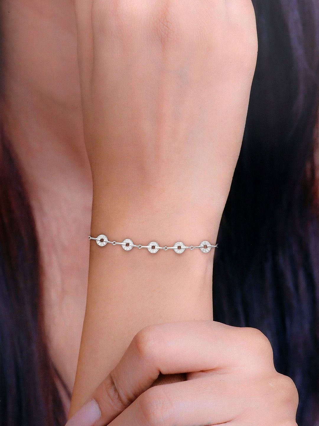 

KAI JEWEL Sterling Silver Cubic Zirconia Studded Rhodium-Plated Minimalistic Link Bracelet