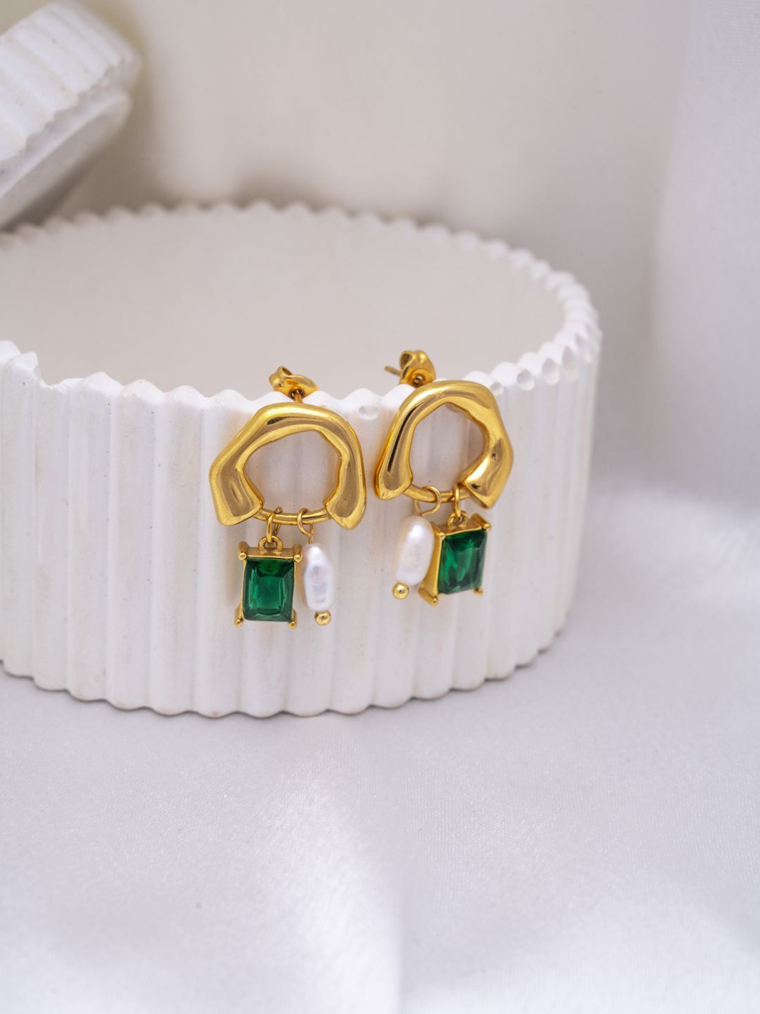 

Perfectly Average 18K Gold-Plated Pearls Beaded Contemporary Drop Earrings