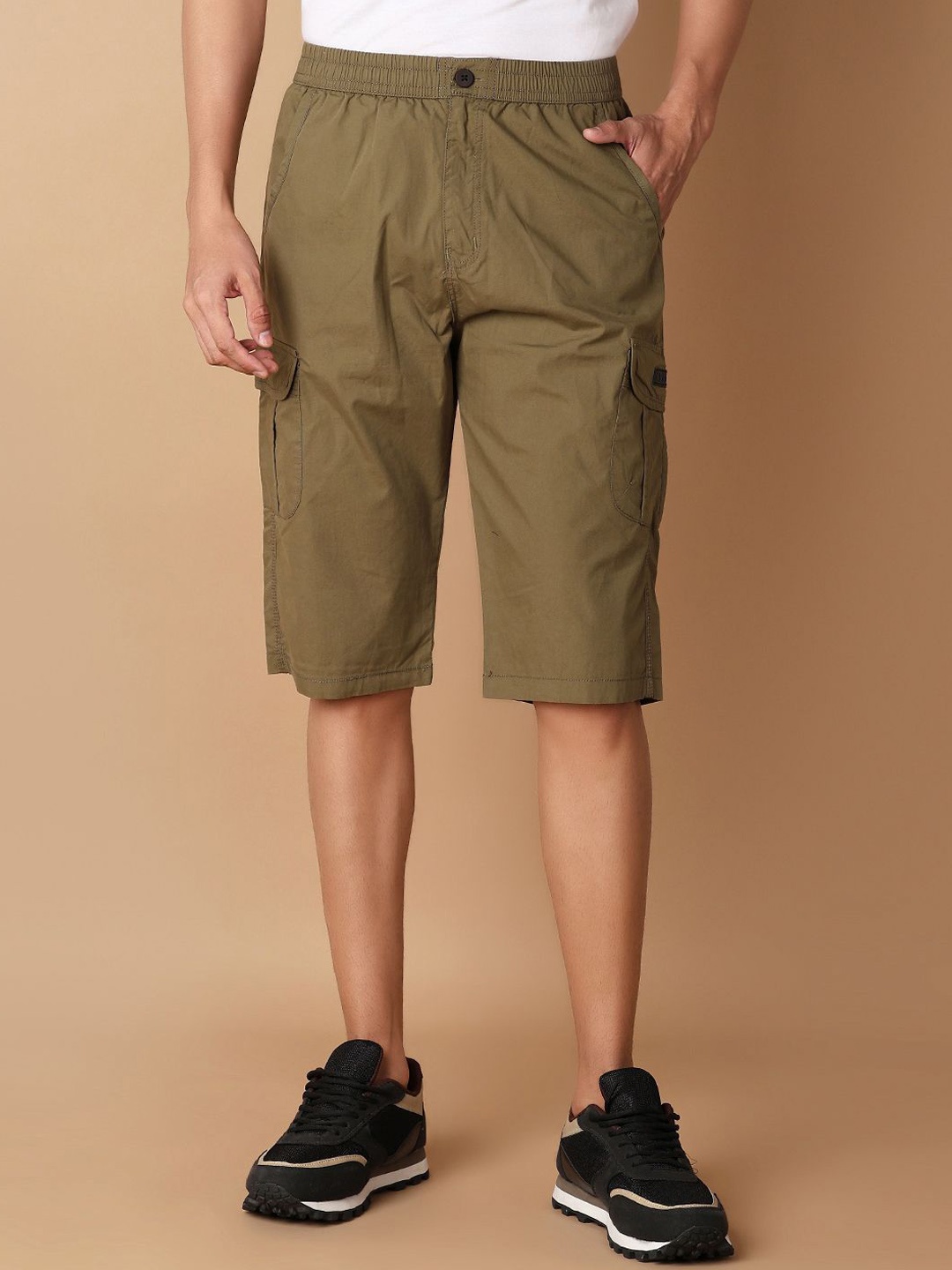 

V-Mart Men Regular Fit Mid-Rise Cotton Cargo Shorts, Olive