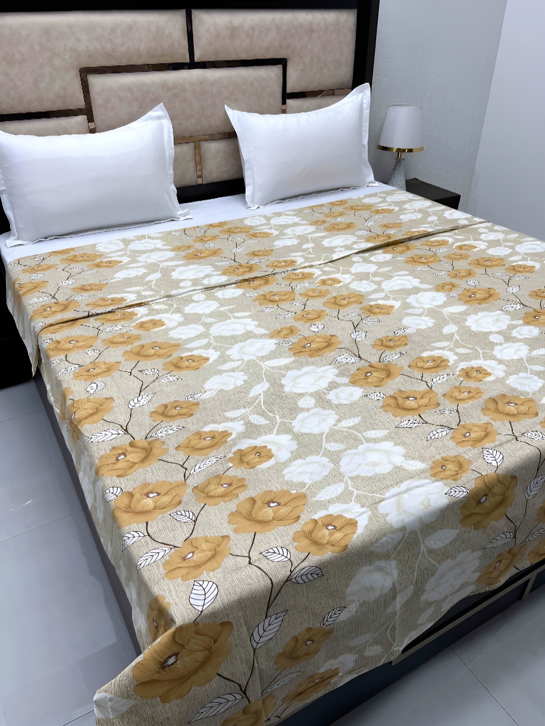 

Pure Decor White & Mustard Yellow Printed Super King Pure Cotton Duvet Cover