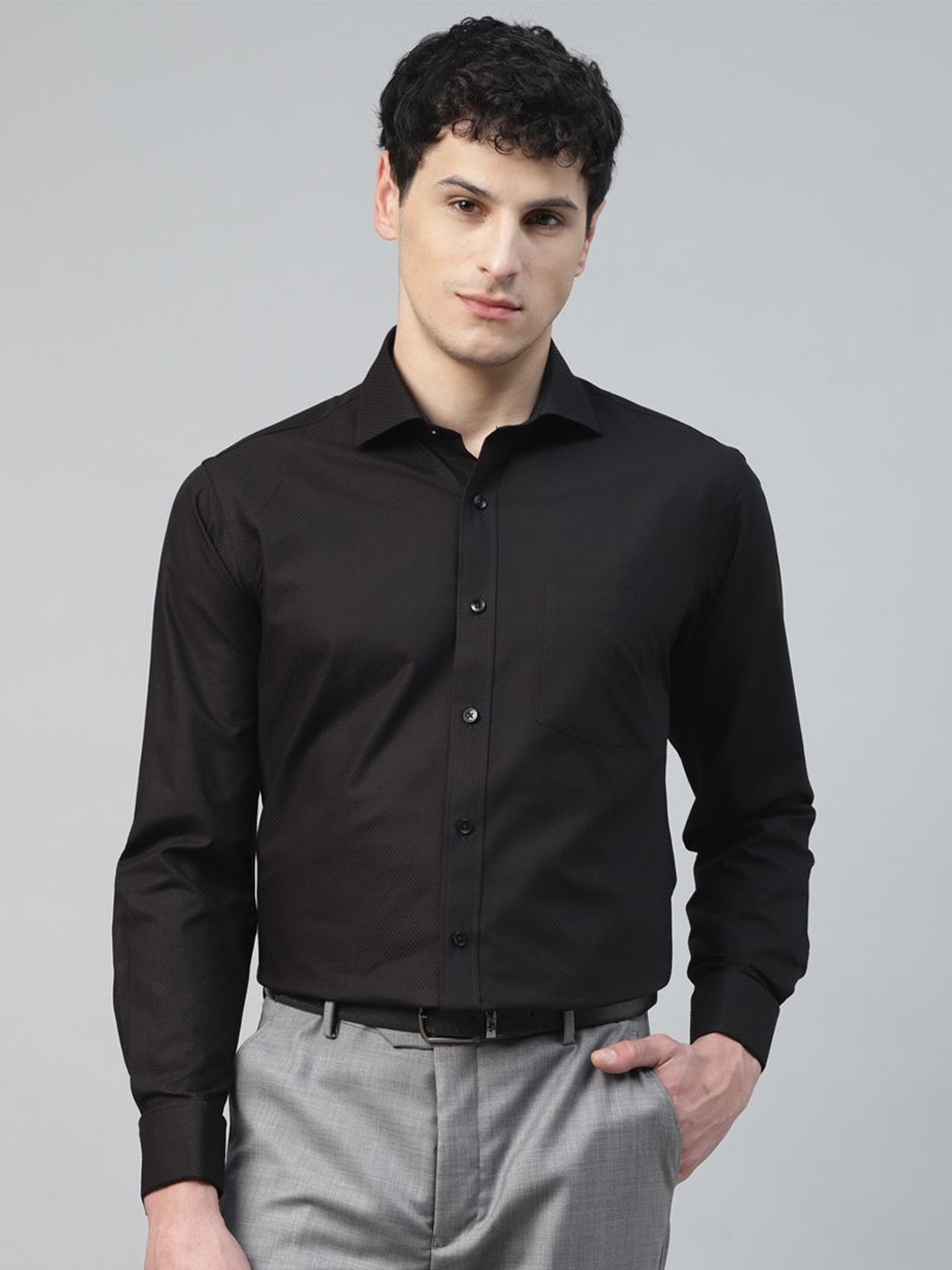 

Givo Men Smart Spread Collar Solid Cotton Formal Shirt, Black