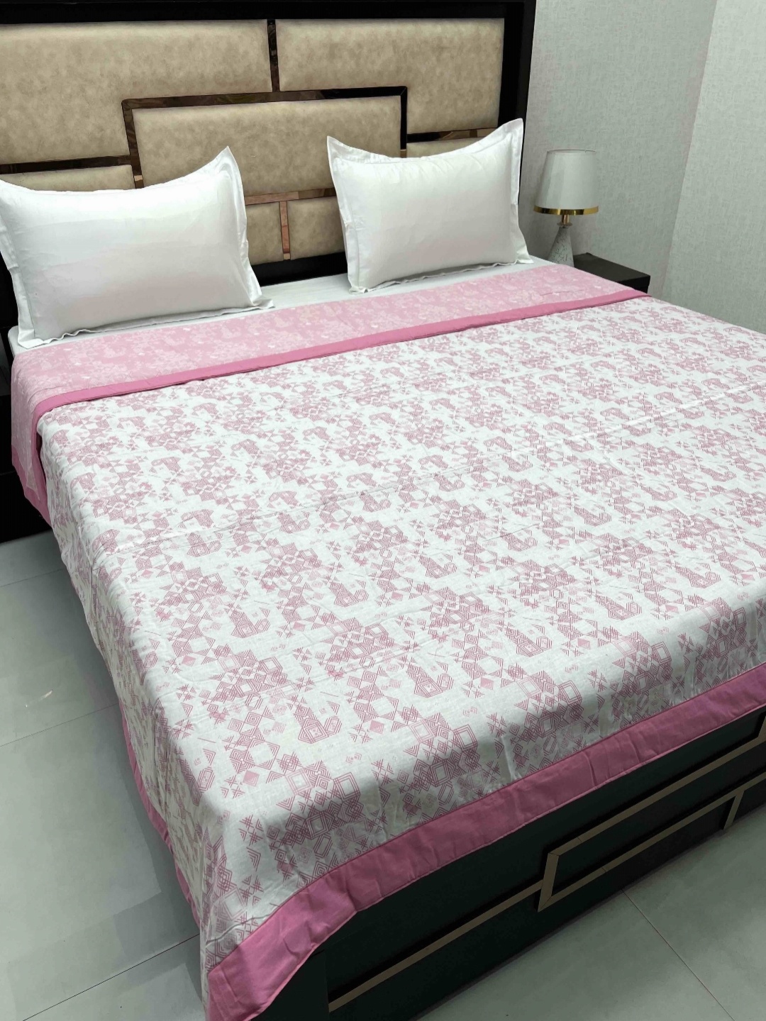 

Pure Decor Pink & White Abstract Printed Pure Cotton AC Room 233 GSM Double Bed Dohar