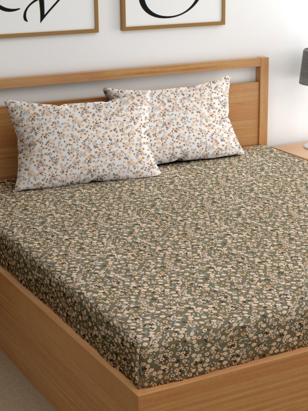 

CHHAVI INDIA Brown & Green Microfiber Floral 210 TC King Bedsheet with 2 Pillow Covers