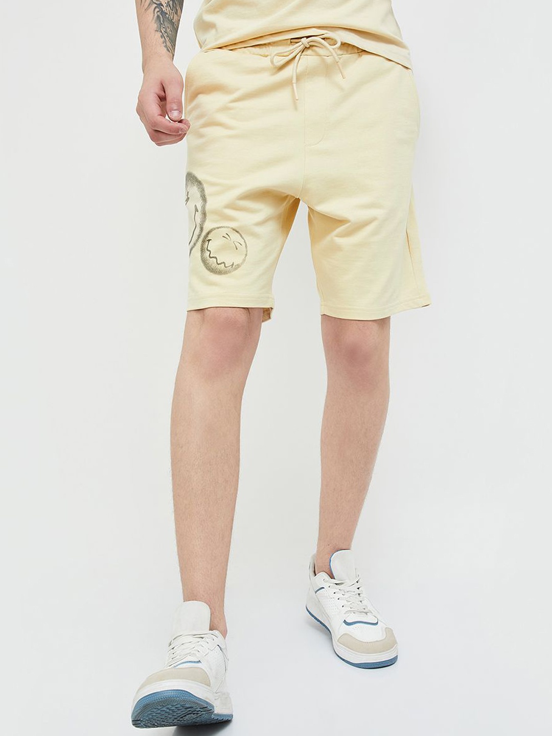 

SmileyWorld Men Cotton Regular Fit Shorts, Beige