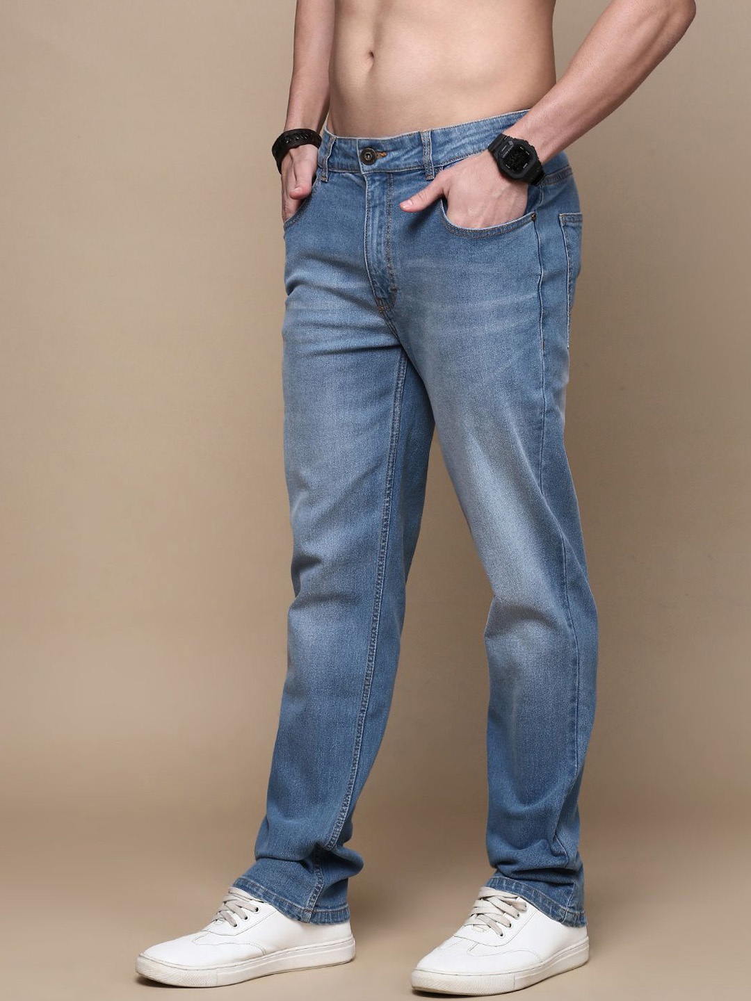 

The Roadster Lifestyle Co Men Light Faded Jeans, Blue