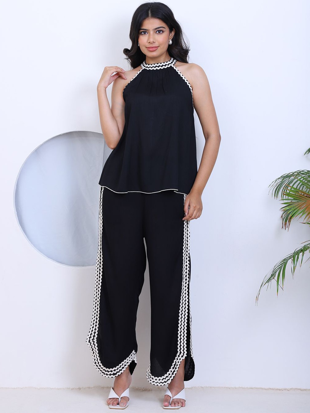 

DEEBACO Halter Neck Sleeveless Top With Trouser, Black