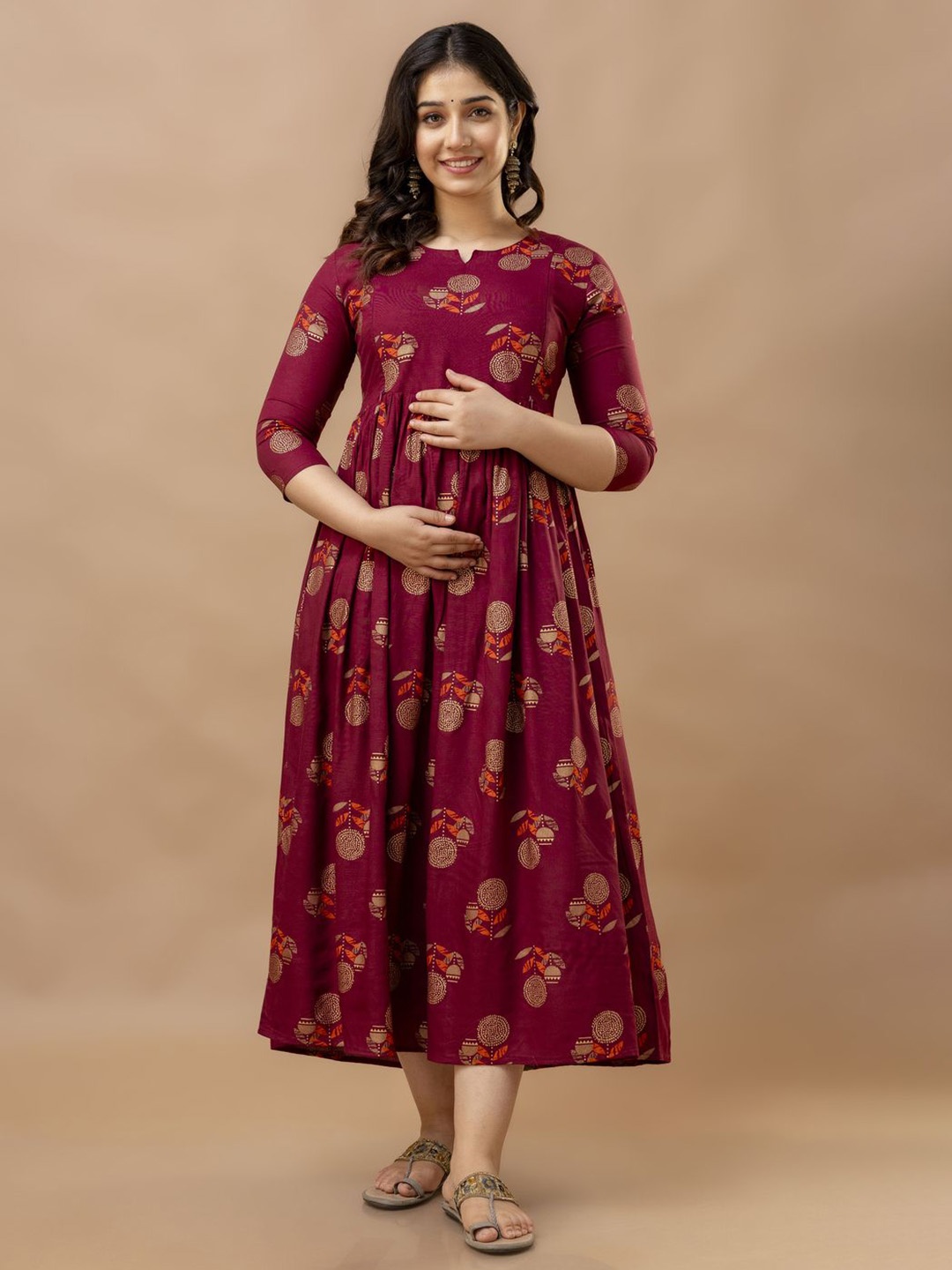 

DRESSAR Notch Neck Floral Printed Maternity Ethnic Dress, Maroon