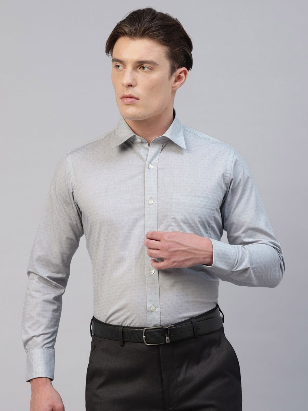 

Givo Men Smart Spread Collar Solid Cotton Casual Shirt, Grey