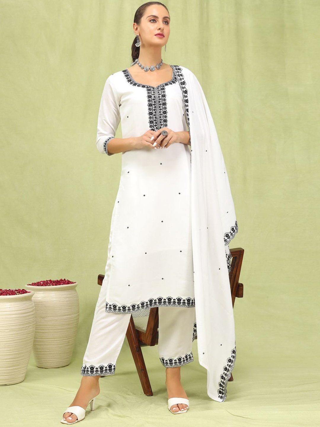 

VredeVogel Floral Embroidered Straight Kurta & Trousers With Dupatta, White